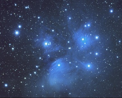 M45_TOA130_F=754mm_ASI2600 à -25°C_120x30s_gain100_sat35_20-02-2023_red1200.jpg