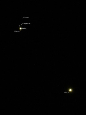 Rapprochement Vénus-Jupiter_TOA130_f754_ASI2600 à -25°C_01-03-2023_19h43_aec noms_red1000.jpg